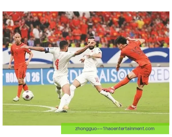中国男足客场惊险绝杀巴林锁定18强赛晋级席位